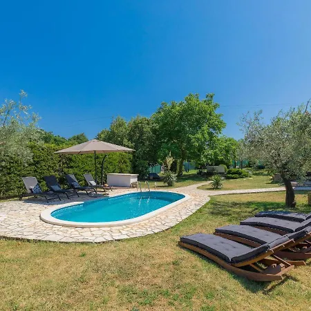 Holiday home Gea - Rca200 By Interhome
