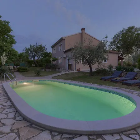 Holiday home Gea - Rca200 By Interhome *